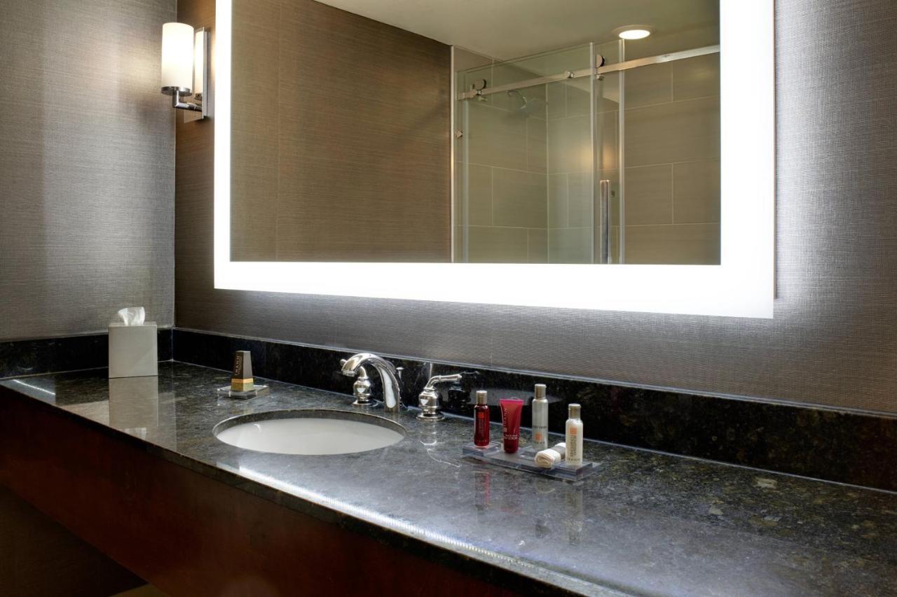 Marriott East Lansing At University Place Exteriér fotografie